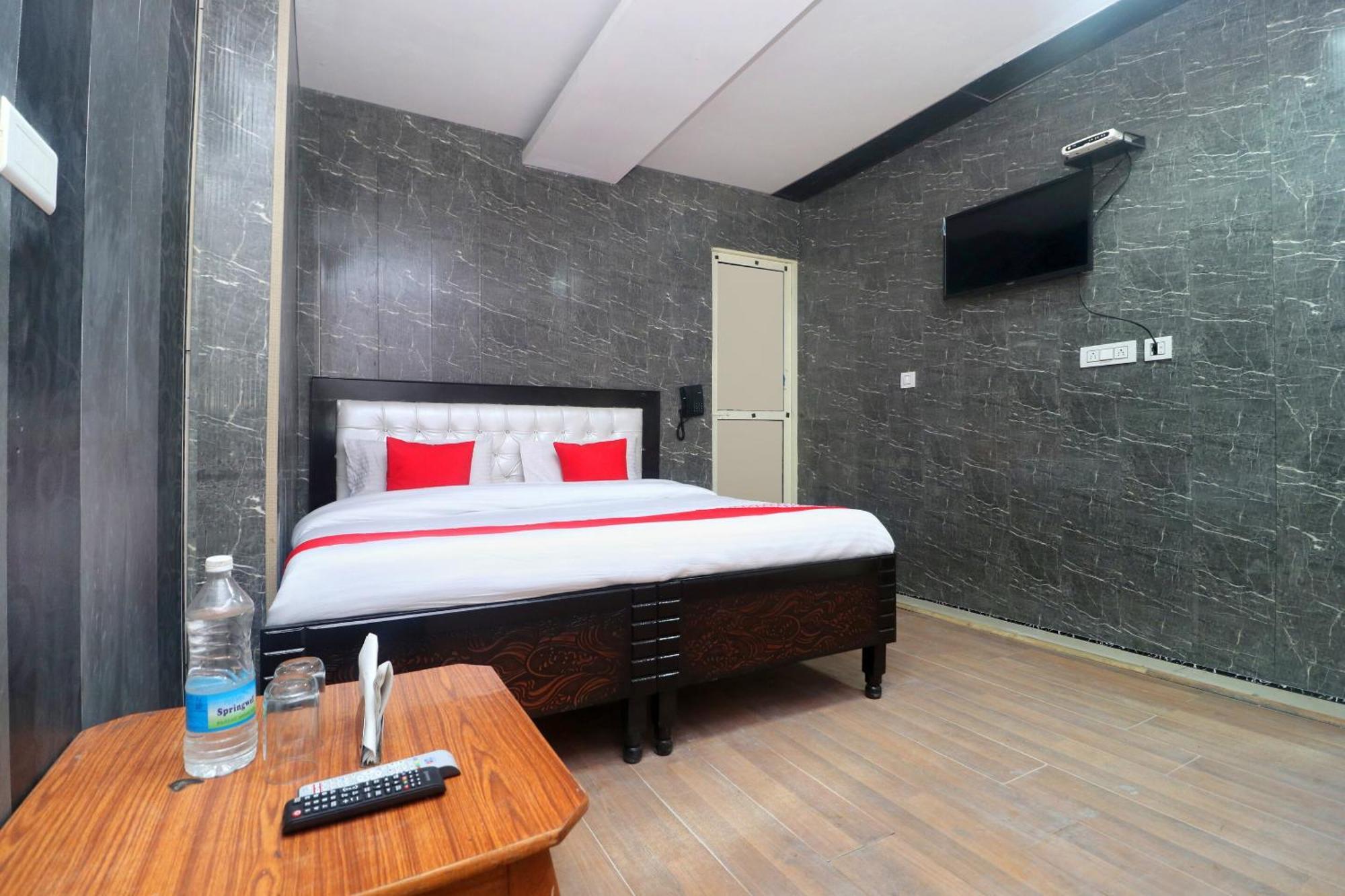 Oyo Hotel Aryan Plaza Chandīgarh Exterior foto