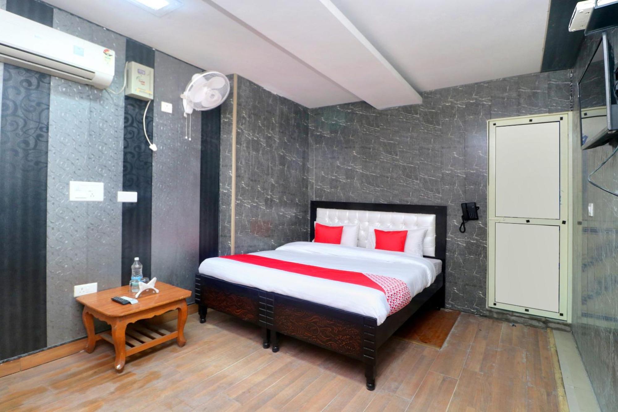 Oyo Hotel Aryan Plaza Chandīgarh Exterior foto