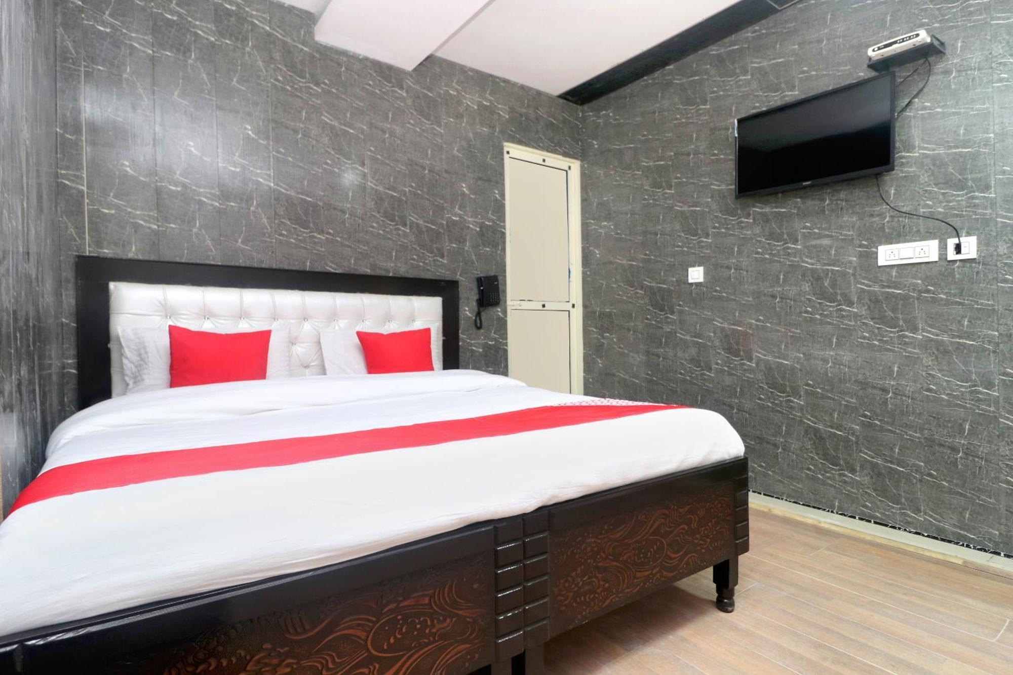 Oyo Hotel Aryan Plaza Chandīgarh Exterior foto